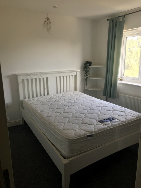 'Double Ensuite Room in Whalley Range' Room to Rent from SpareRoom