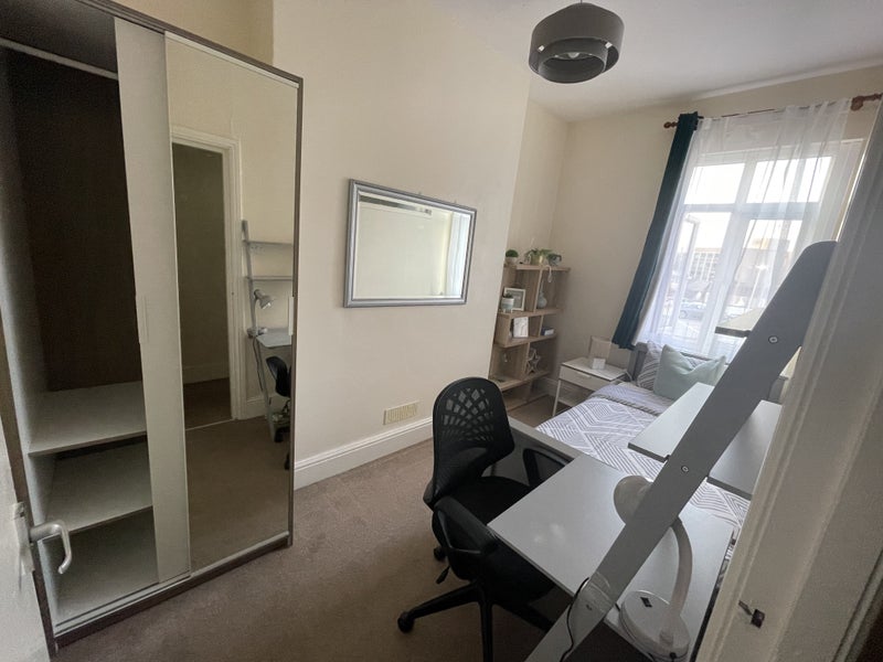 and cozy Single Bedroom city center ' Room to Rent from SpareRoom