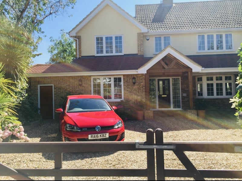 'Wonderful Weybridge Room to Rent' Room to Rent from SpareRoom