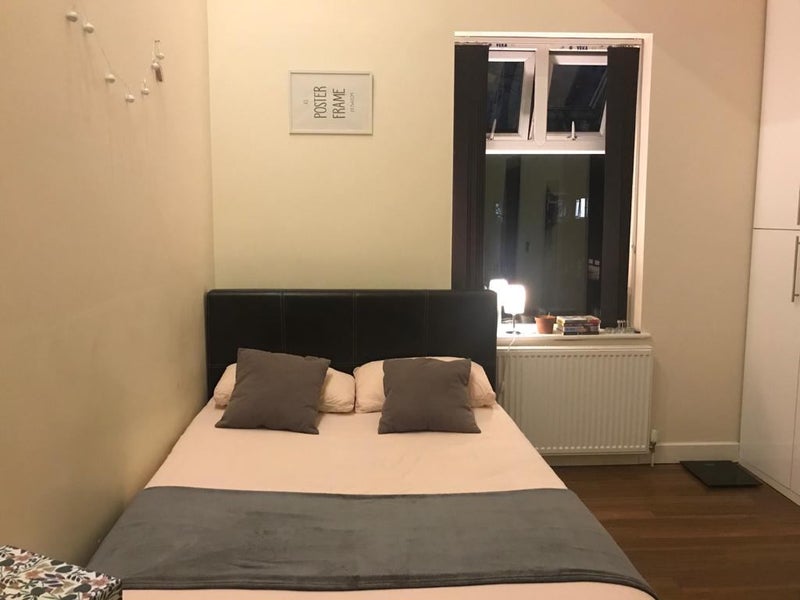 'Asap Short Term ensuite bedroom Whalley Range' Room to Rent from