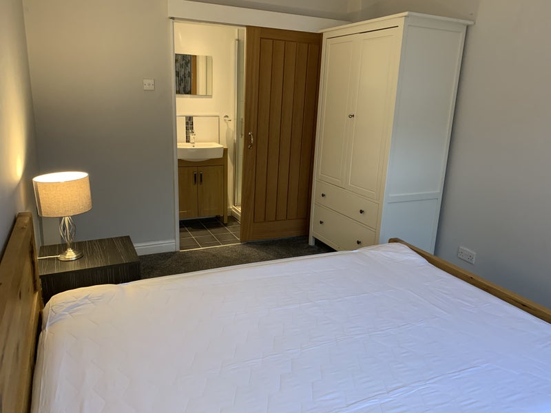 'Double Room with ensuite and TV in Didsbury' Room to Rent from SpareRoom