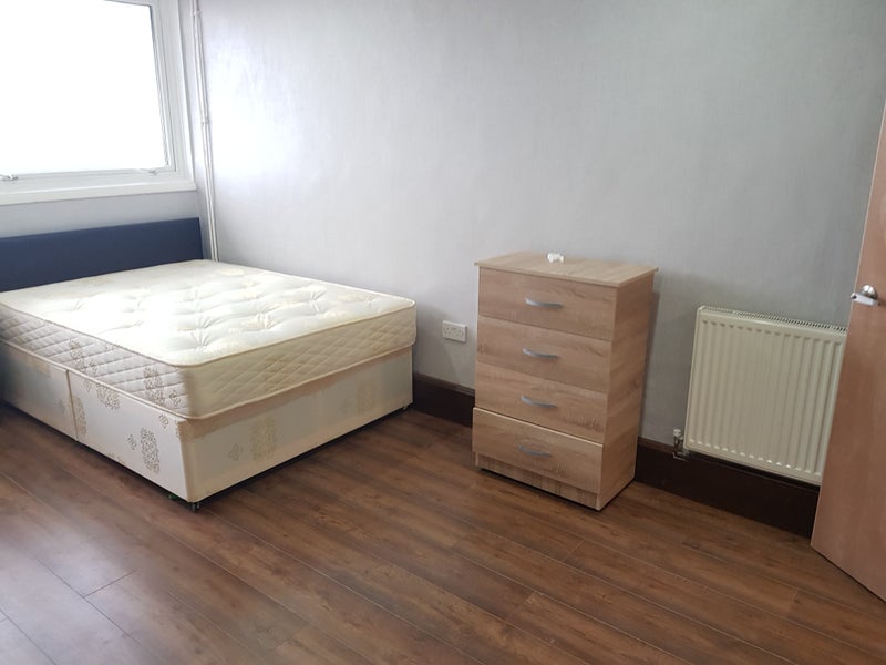 'EnSuite Double Room Leytonstone E11 / Bills INCL' Room to Rent from