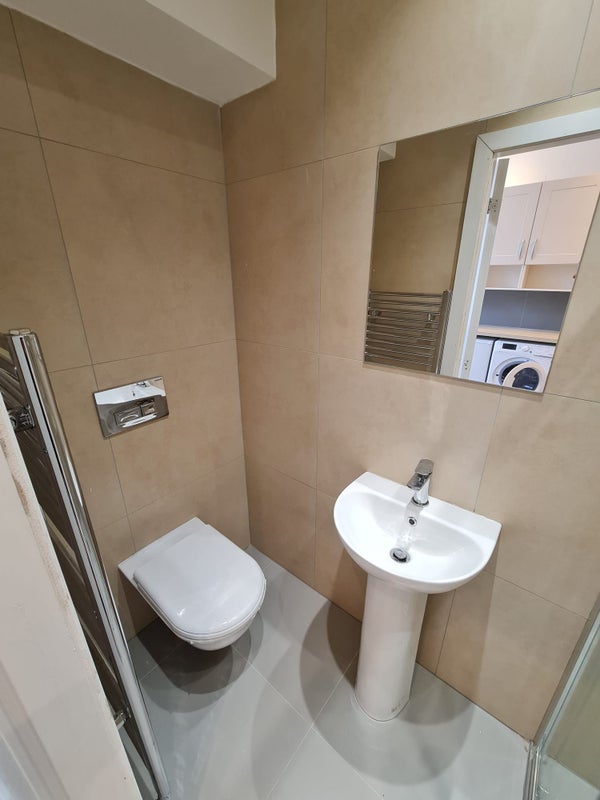 'Brand New Studio Flat Bills IncWithington (ASAP)' Room to Rent from