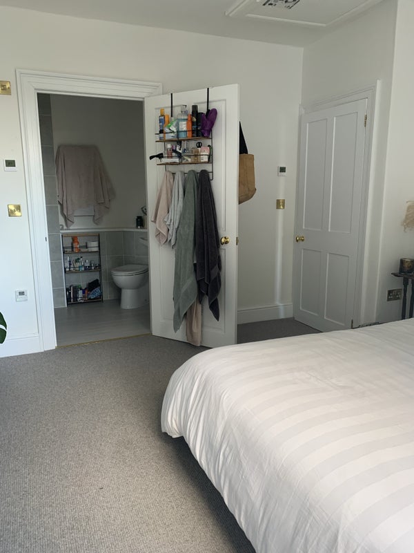 'Double room in new central beautiful Truro home' Room to Rent from