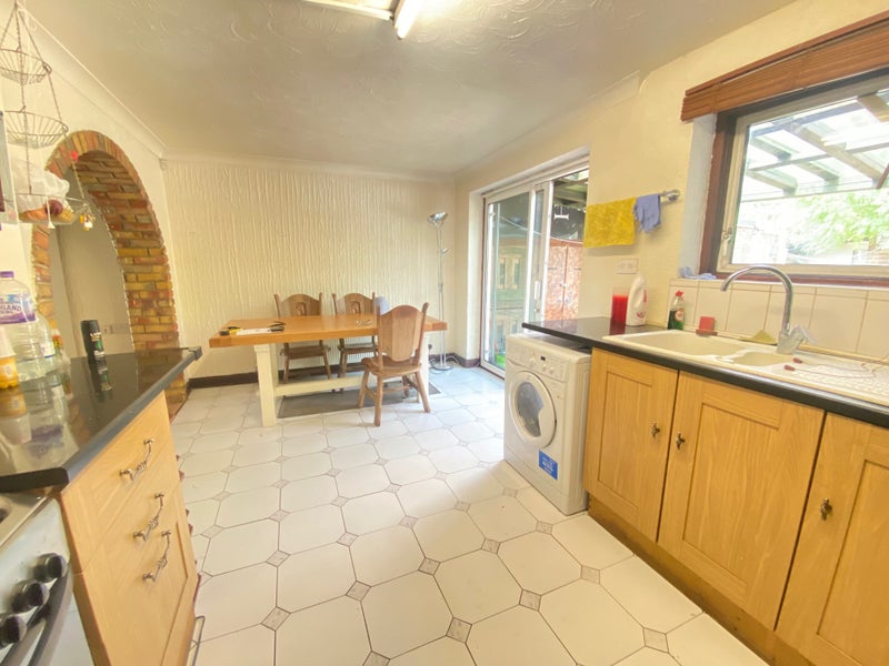 '**2 Bed House** Rostrevor Gardens** UB1 ' Room to Rent from SpareRoom