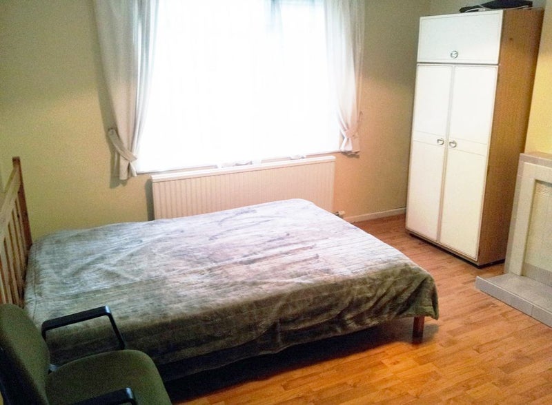 '4 Rooms to Rent in Detached Beeston Student House' Room to Rent from