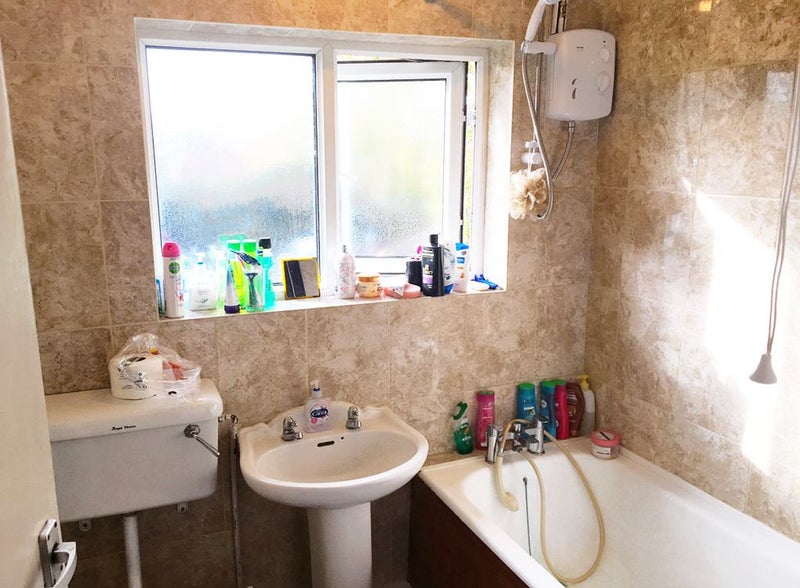 '4 Rooms to Rent in Detached Beeston Student House' Room to Rent from