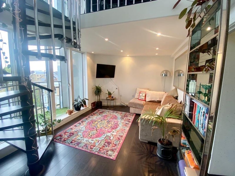 'Double Room in amazing central Brixton flat' Room to Rent from SpareRoom