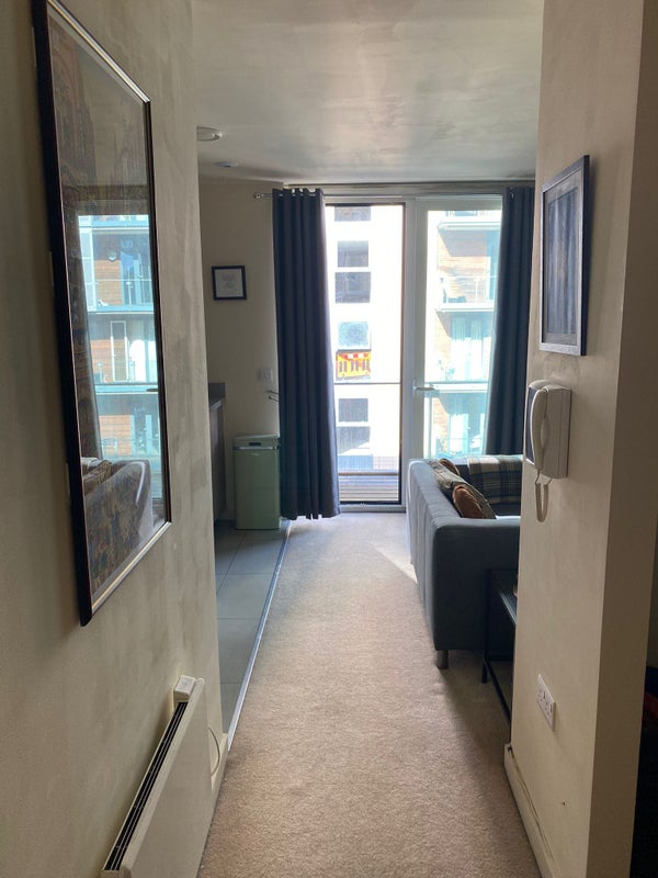 'Studio Flat in Blackfriars Road (water included)' Room to Rent from