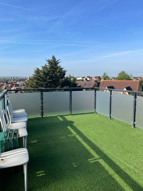 Photo 1: Roof terrace