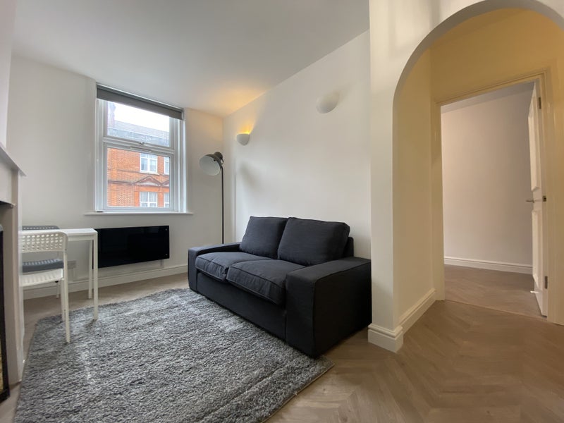 'Bright and spacious 2 Bed Flat Willesden Green' Room to Rent from