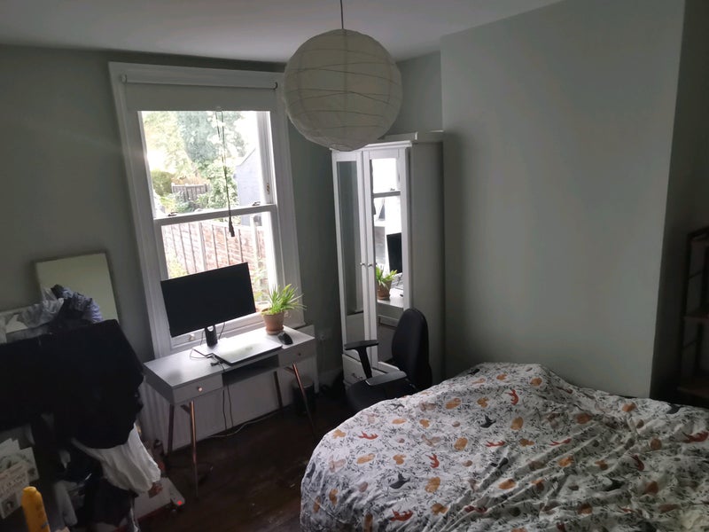 'Spacious bedroom in cosy house Walworth' Room to Rent from SpareRoom