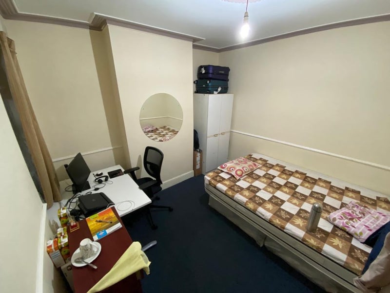 'Upton Park (Shared 2 boys in One bedroom)' Room to Rent from SpareRoom