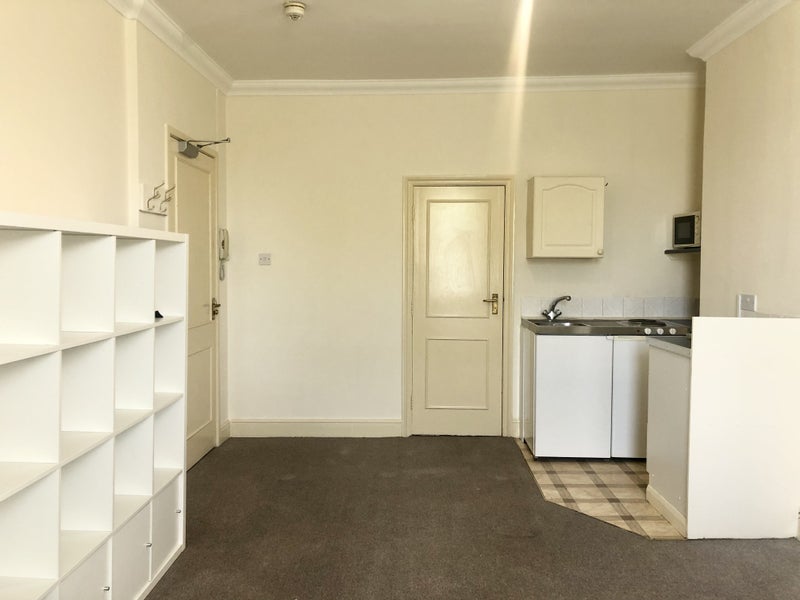 'Studio Available in Lancaster Gate!!! Zone 1' Room to Rent from SpareRoom