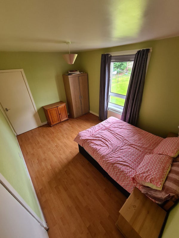 'Dbl room for rent in glasgow g22 6lp' Room to Rent from SpareRoom