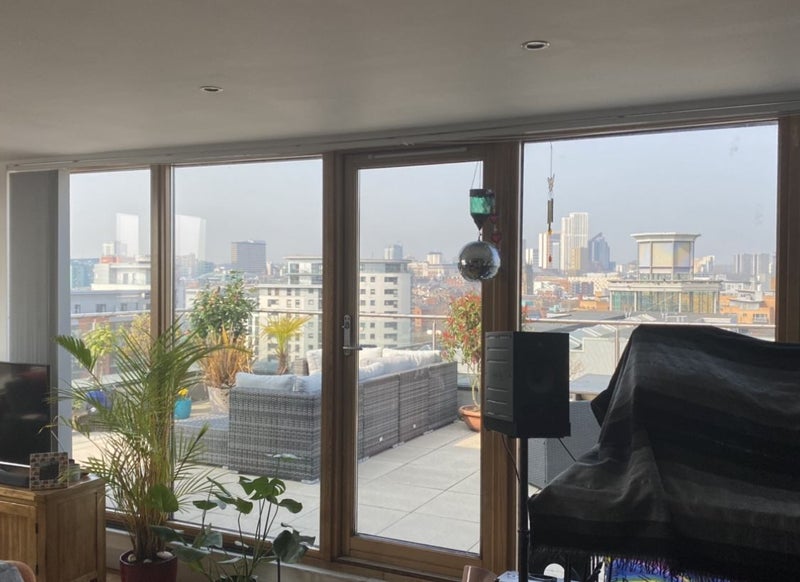 'Double room with en suite and balcony, Leeds Dock' Room to Rent from