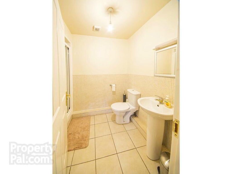 '💠 Double Room Just Off Ormeau Rd 💠' Room to Rent from SpareRoom