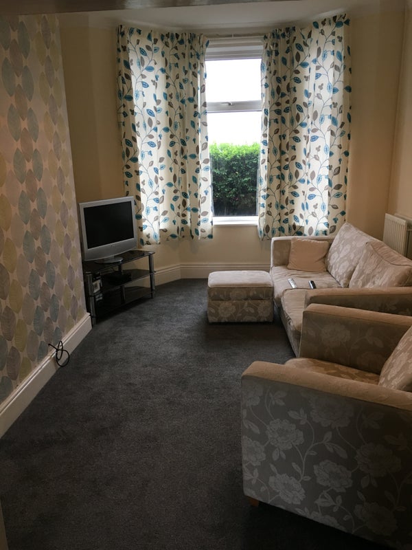 Photo 1: Shared lounge