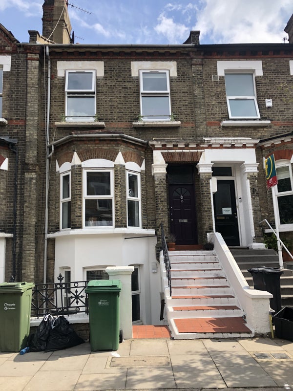'Friendly house of five in Kilburn ' Room to Rent from SpareRoom