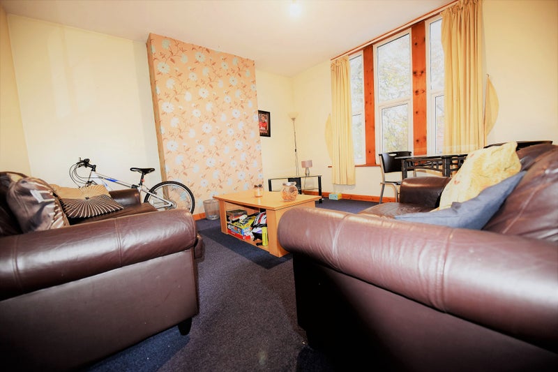 'House Share In Headingley' Room to Rent from SpareRoom