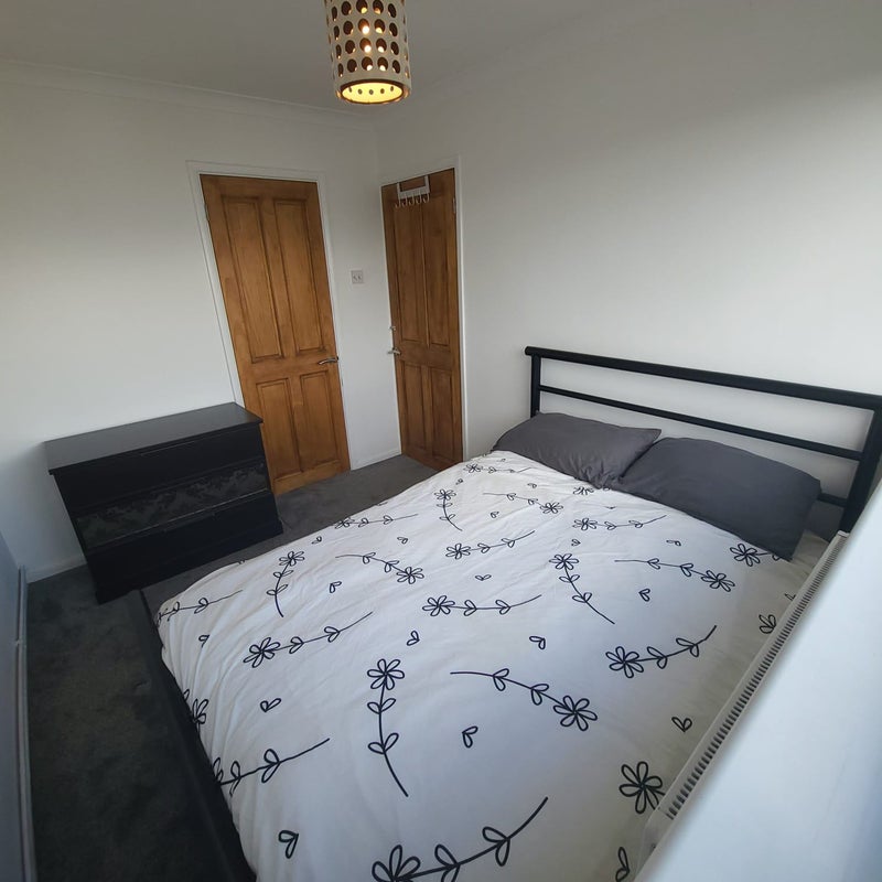 Photo 1: Bedroom available 