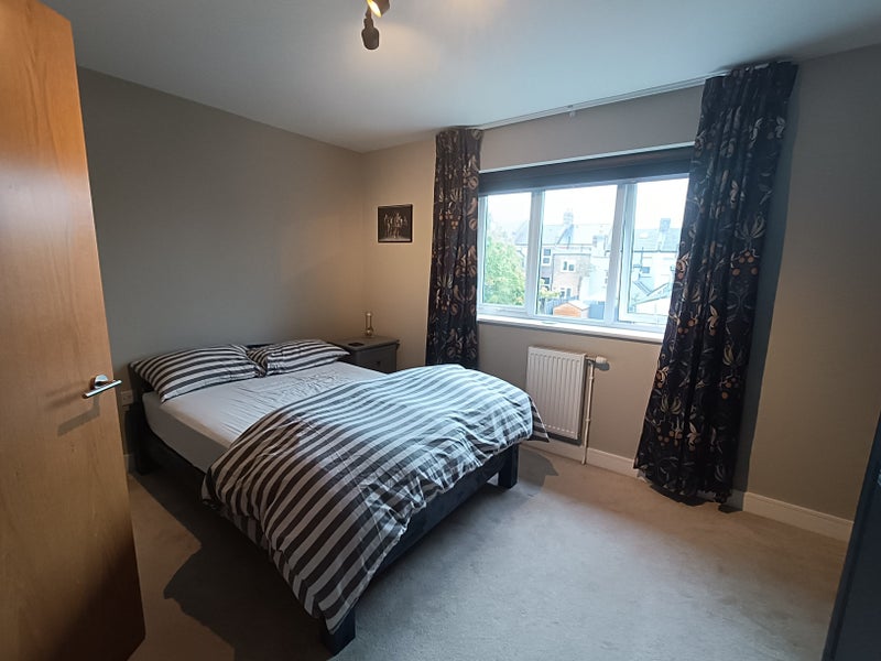 Photo 1: Double Bedroom