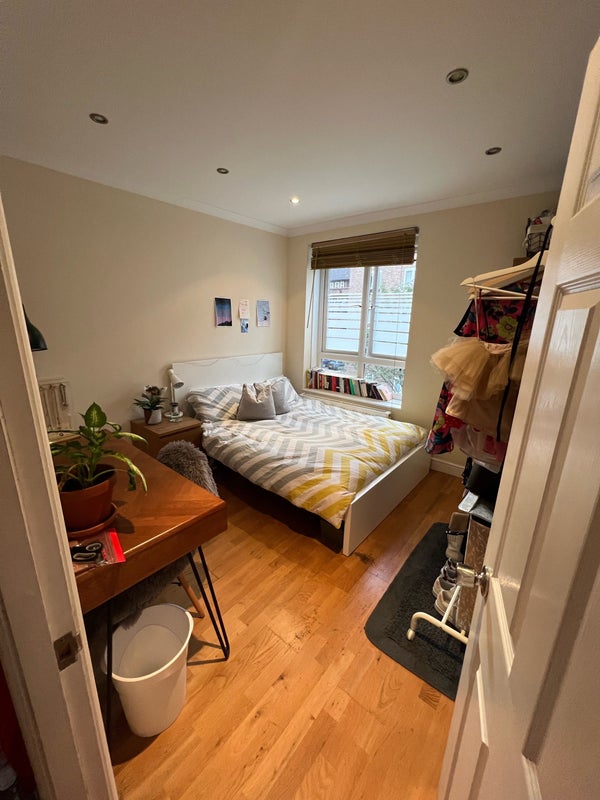 'Bright Double Room In Vauxhall (Little Portugal)' Room to Rent from