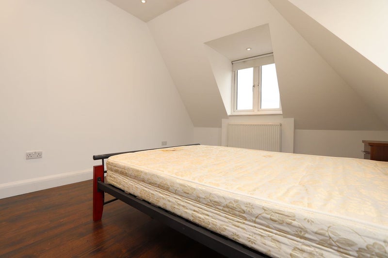'November Rooms Dreamy Room In Bounds Green' Room to Rent from SpareRoom