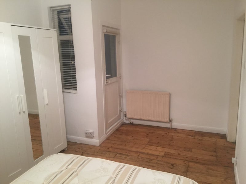 'Wimbledon Double Room' Room to Rent from SpareRoom