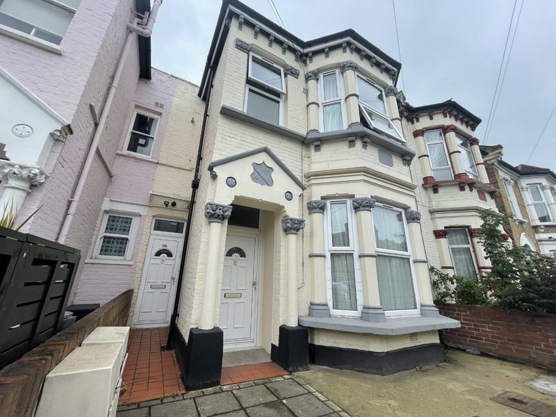 'Fantastic Location 1 Bed Selkirk Rd Tooting SW17 ' Room to Rent from