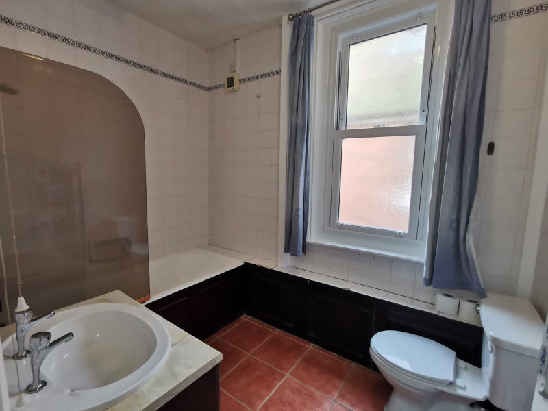 Photo 4: Bathroom 2