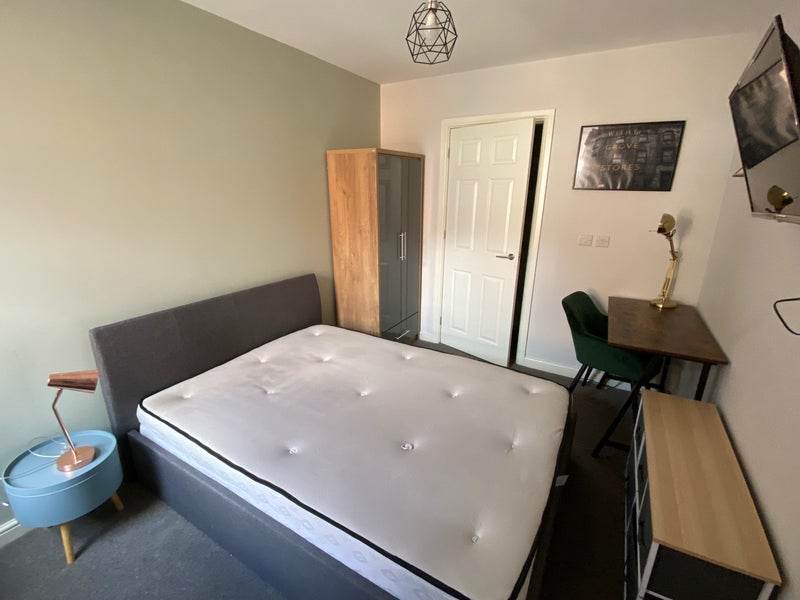 'Room in house share Salford ' Room to Rent from SpareRoom