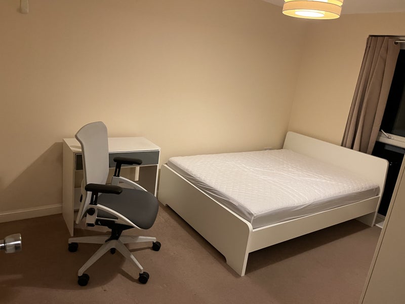Photo 1: Bed room