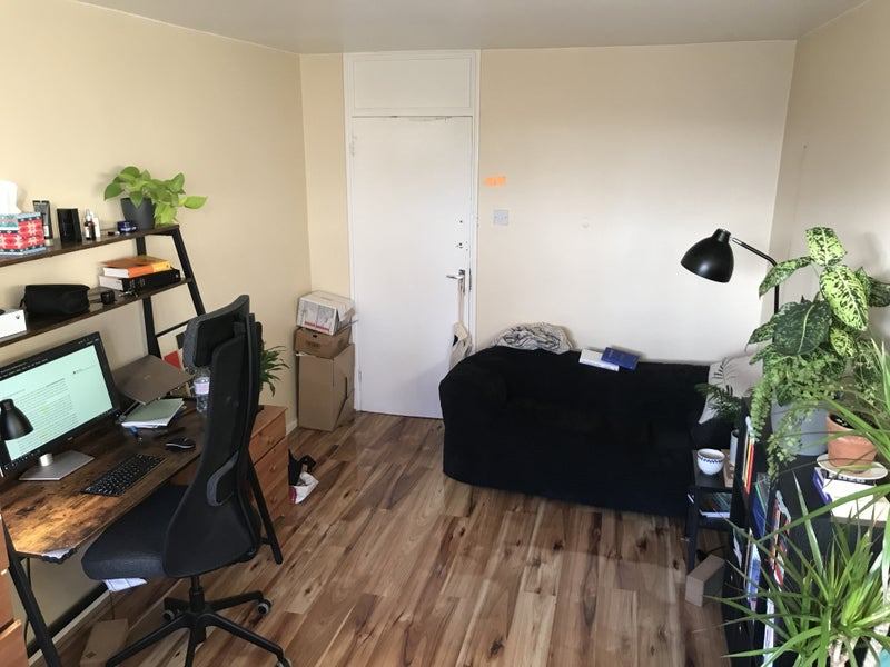 'Lovely room in shared flat in Stepney green ' Room to Rent from SpareRoom