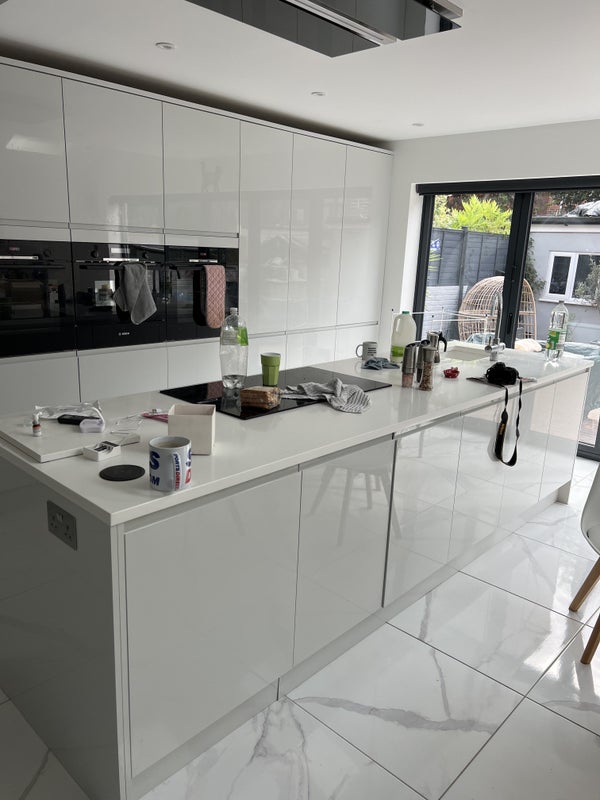 Photo 1: Shared kitchen 