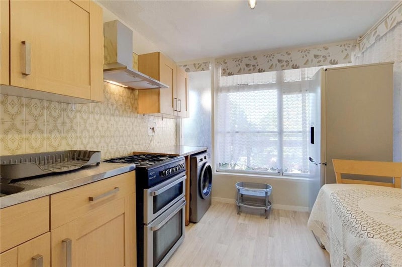 'Large Double Room Available in Tulse Hill October' Room to Rent from