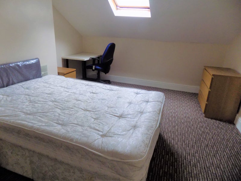 'Beautiful Room In Salford!' Room to Rent from SpareRoom