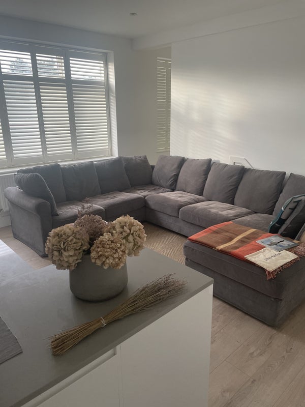 'Snaresbrook — Modern Apt' Room to Rent from SpareRoom