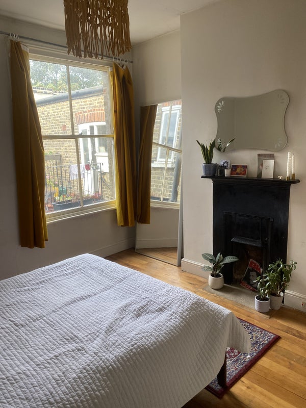 'Spacious Double Room in Camberwell' Room to Rent from SpareRoom