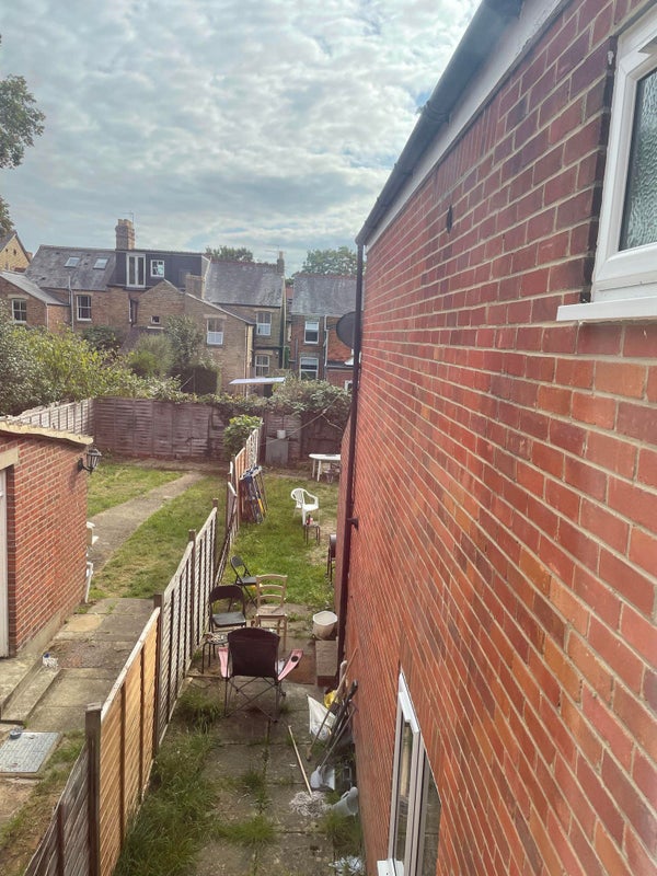 'Cosy double room in Cowley for rent!' Room to Rent from SpareRoom