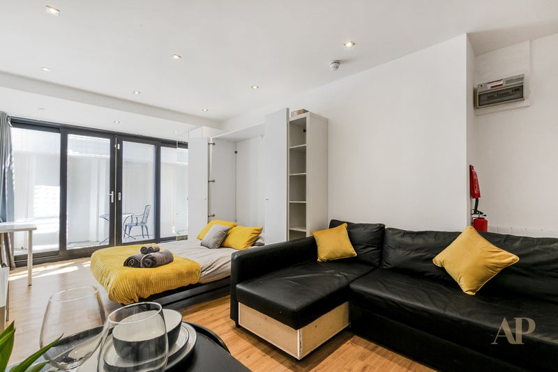 'Studio Apartment All Inclusive Zone 1' Room to Rent from SpareRoom