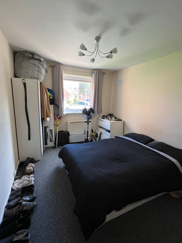 'Lovely 2 Bedroom Flat In Barking For £1450 Pcm ' Room to Rent from