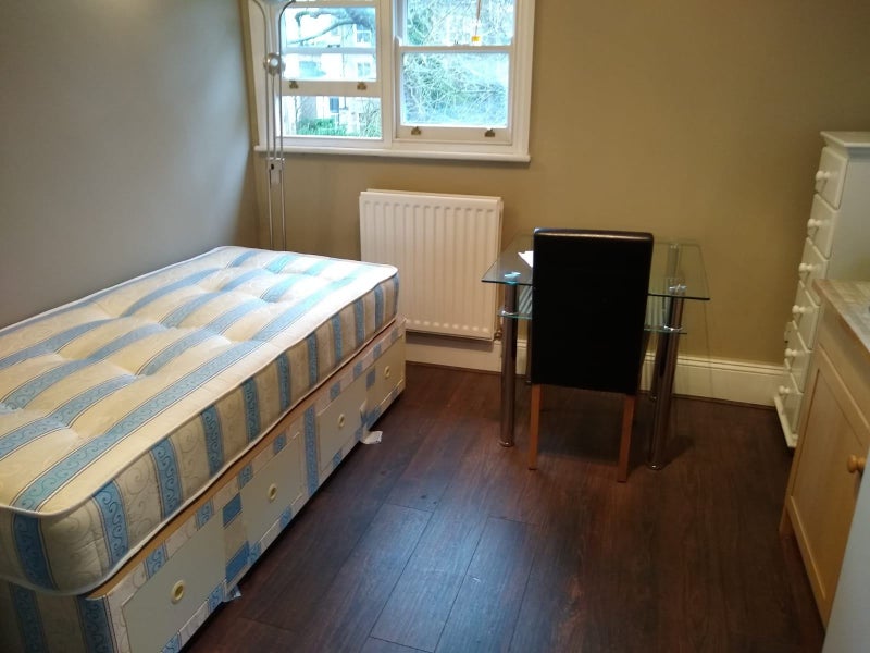 'SelfContained single studio in Notting Hill Gates' Room to Rent from