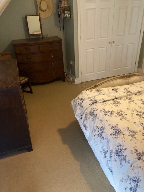 Photo 1: Ace double wardrobe