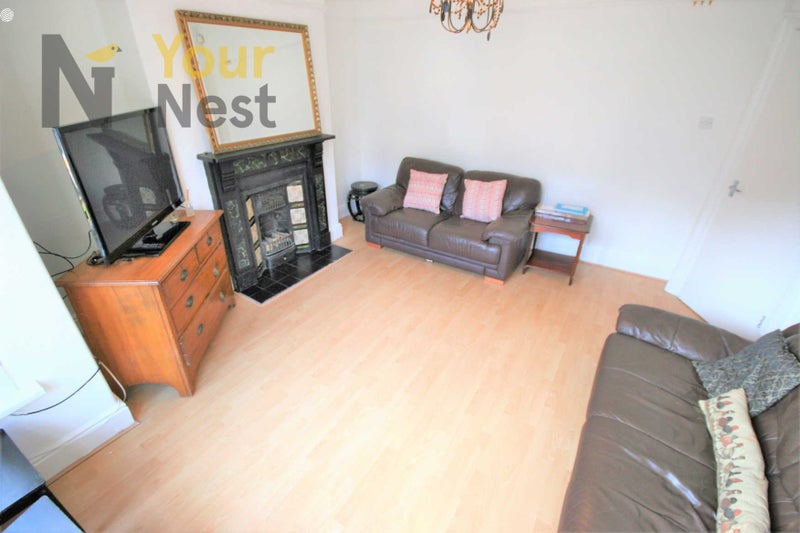 'Room Available Headingley Location ' Room to Rent from SpareRoom