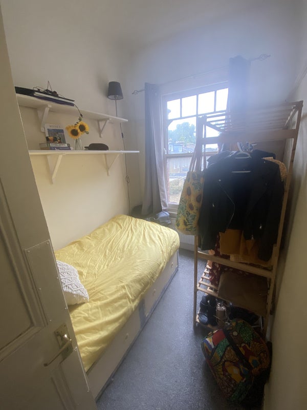 'Cosy room available in Clapham Common ' Room to Rent from SpareRoom