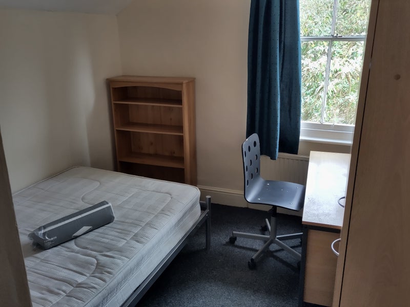 'Double room to rent just off Cowley Road' Room to Rent from SpareRoom