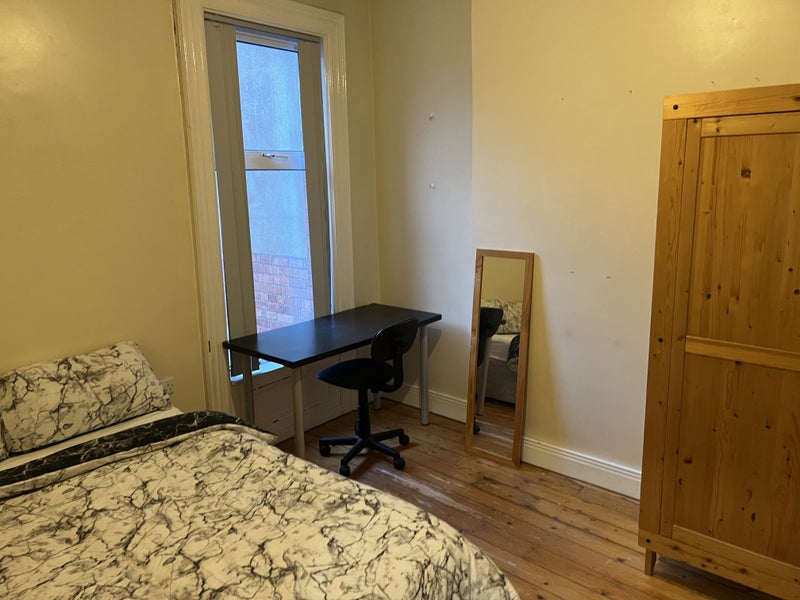'🏡Huge Rooms Malone Ave Bills Included!! BT9🏡' Room to Rent from SpareRoom