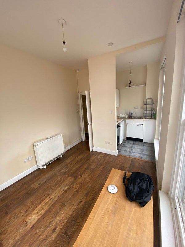 '1 bed flat available. ' Room to Rent from SpareRoom