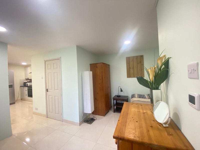 'Studio Basement in High Room to Rent from SpareRoom